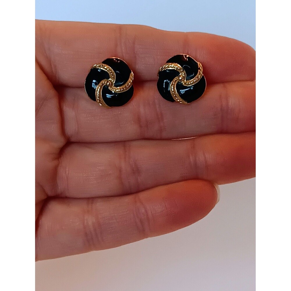 Vintage 1970s Trifari Goldtone & Black Enamel Knot Earrings 1/2 in